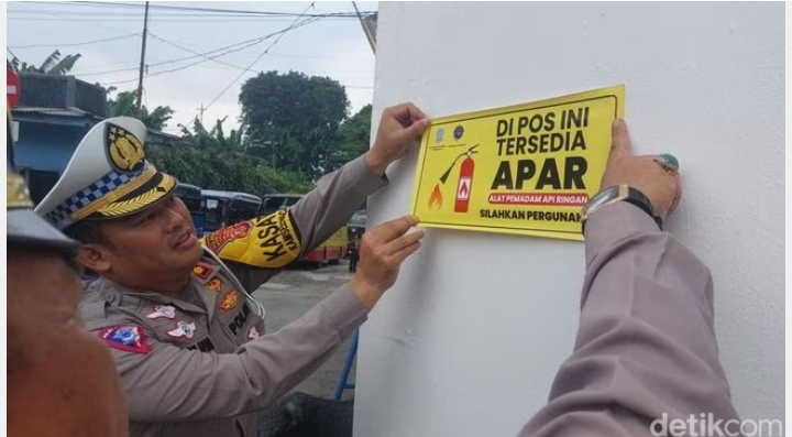Satu Angkot Terbakar di Kota Bogor Tiap Bulan, Polisi Bagikan APAR ke Sopir