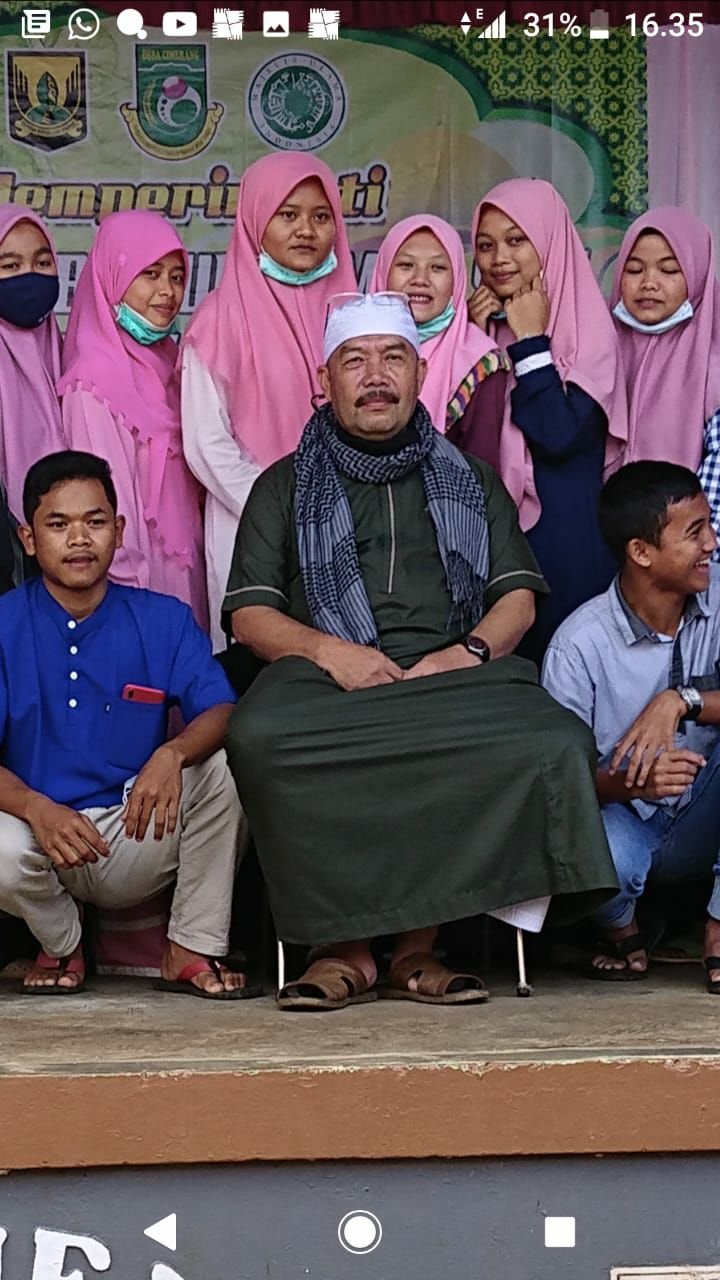 <br>Sambut Tahun Baru Islam, Warga Desa Cimerang Gelar Pawai Obor