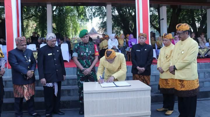 Upacara Hardiknas, Bupati Sukabumi: Pendidikan adalah Proses Membangun Karakter, Akhlak Mulia dan Peradaban Bangsa